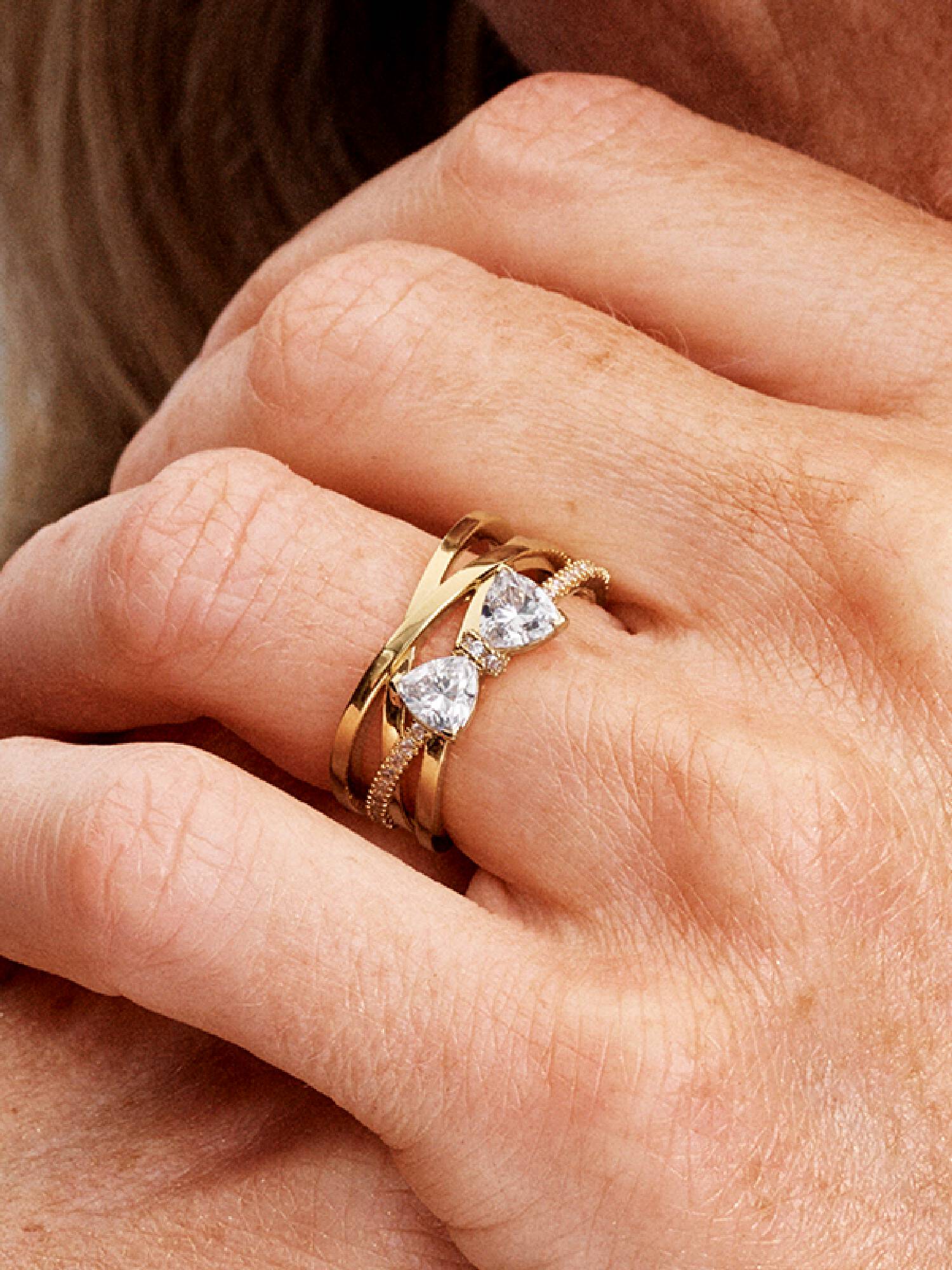 Sparkling Bow & Crossover Band Ring