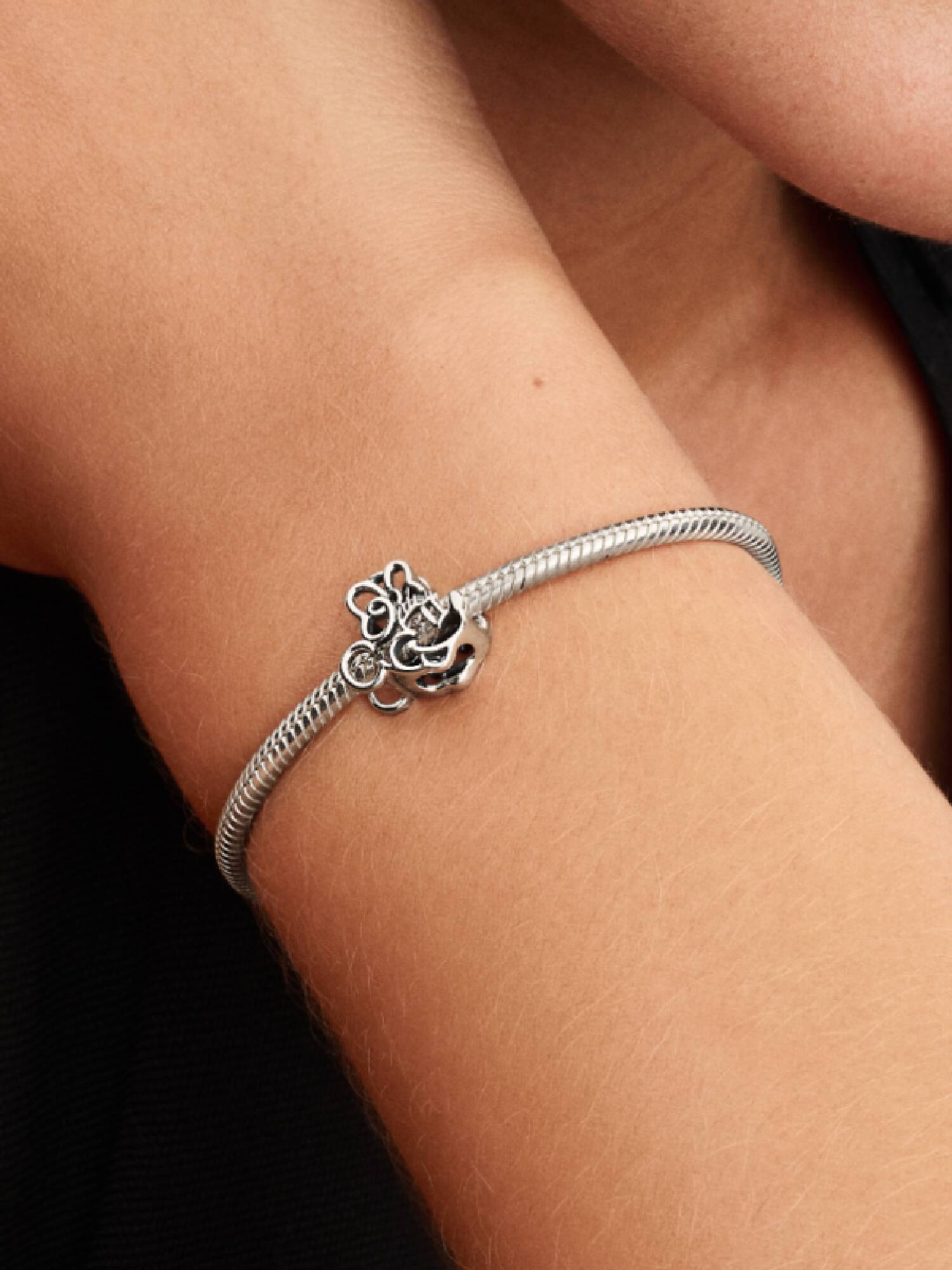 Disney Minnie Mouse Openwork Charm
