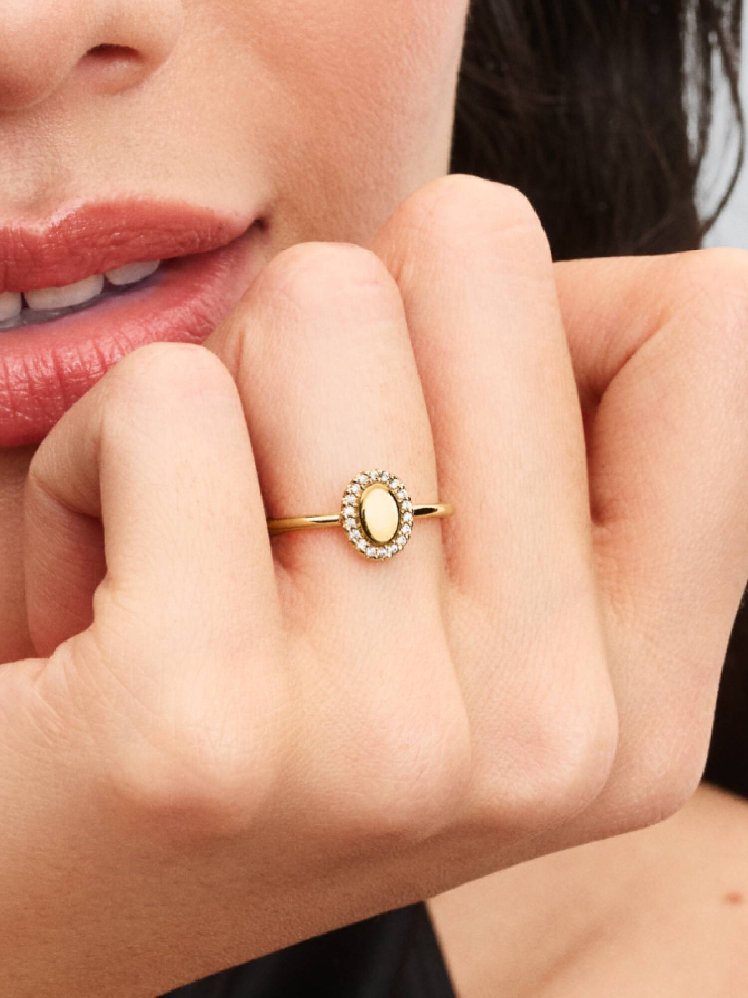 Engravable Oval Halo Ring