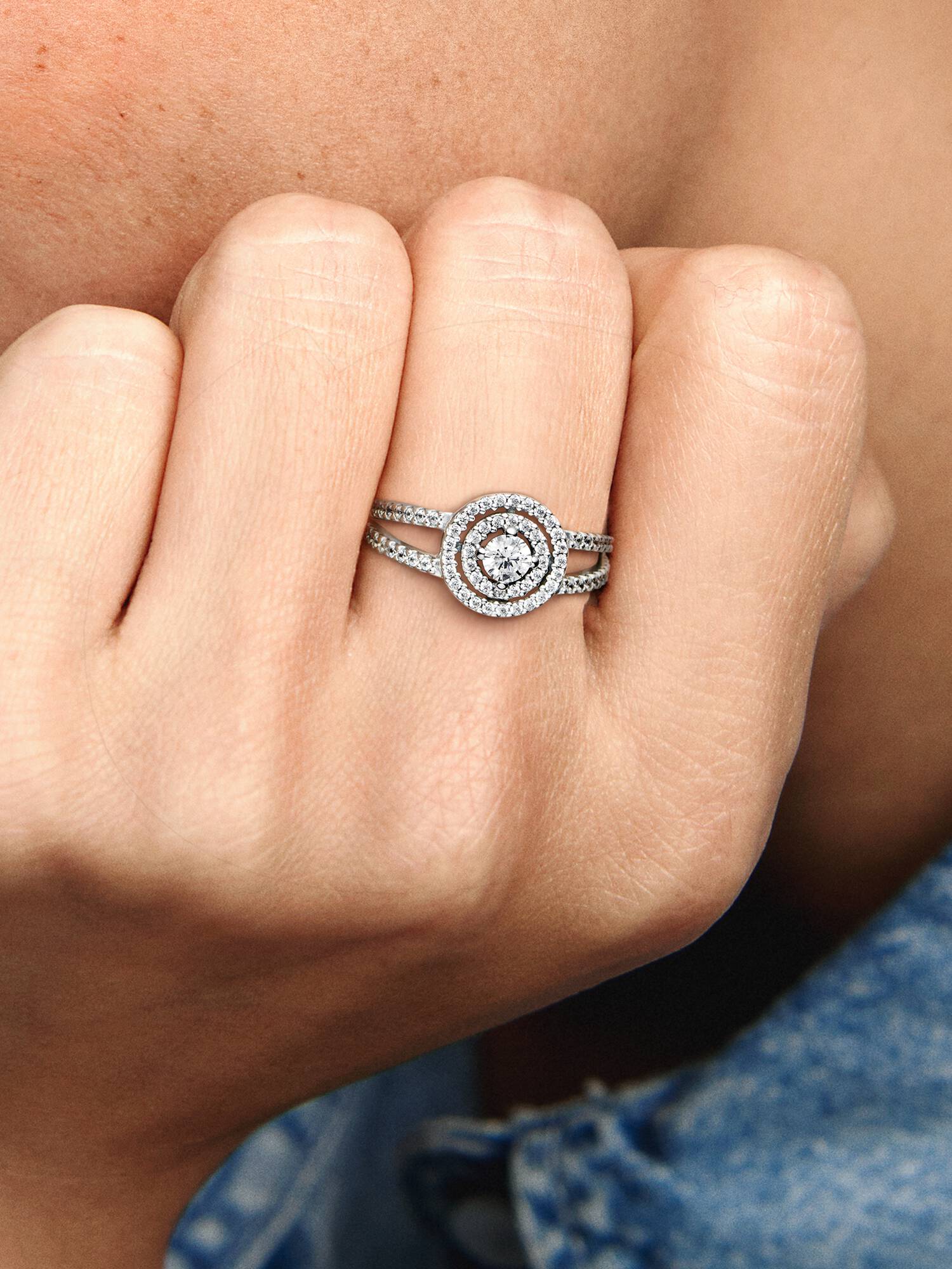 Sparkling Double Halo Ring