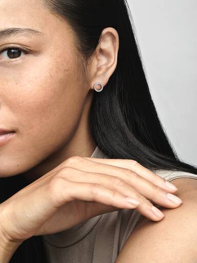 Sparkling Circle Stud Earrings