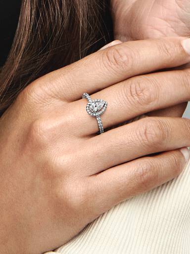 Sparkling Pear Halo Ring