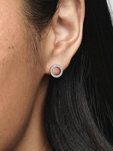 Sparkling Circle Stud Earrings